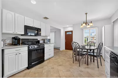 242 James Street, Franklin Square, NY 11010 - Photo 7