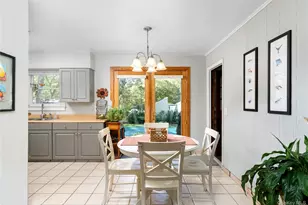 8 Foxboro Rd, Hampton Bays, NY 11946 - Photo 15