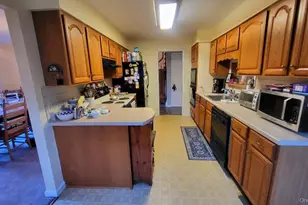 3 Manor Dr W, Poughkeepsie, NY 12603 - Photo 5