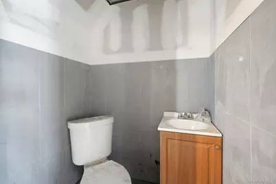 1636 E 172nd Street, Bronx, NY 10472 - Photo 23