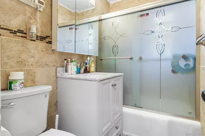 73-10 220th Street #Uppr, Oakland Gardens, NY 11364 - Photo 11