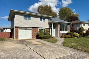 316 Violet St, Massapequa Park, NY 11762 - Photo 3