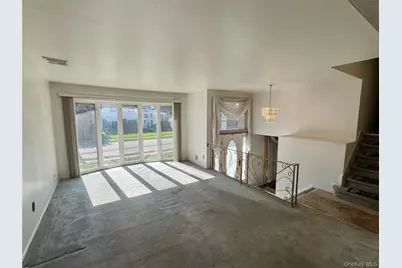 316 Violet Street, Massapequa Park, NY 11762 - Photo 5
