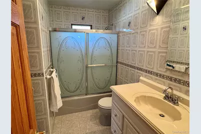 316 Violet Street, Massapequa Park, NY 11762 - Photo 23