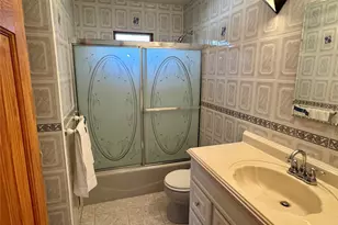 316 Violet St, Massapequa Park, NY 11762 - Photo 23