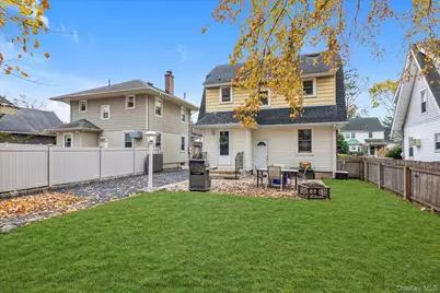 100 Nassau Avenue, Malverne, NY 11565 - Photo 17