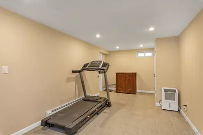 100 Nassau Avenue, Malverne, NY 11565 - Photo 15