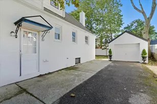 233 Roxbury Rd S, Garden City South, NY 11530 - Photo 13