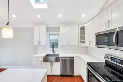 30 Harding Road, Ronkonkoma, NY 11779 - Photo 11