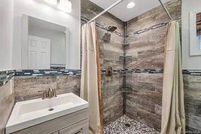 30 Harding Road, Ronkonkoma, NY 11779 - Photo 23