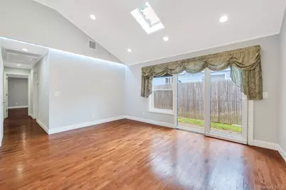 30 Harding Road, Ronkonkoma, NY 11779 - Photo 15