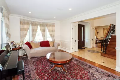 24 Steamboat Road, Great Neck, NY 11024 - Photo 5