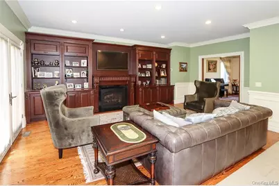 24 Steamboat Road, Great Neck, NY 11024 - Photo 7