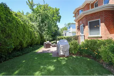 24 Steamboat Road, Great Neck, NY 11024 - Photo 27