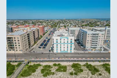 10 Franklin Boulevard #208, Long Beach, NY 11561 - Photo 1