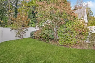 206-15 Richland Avenue, Hollis, NY 11364 - Photo 9