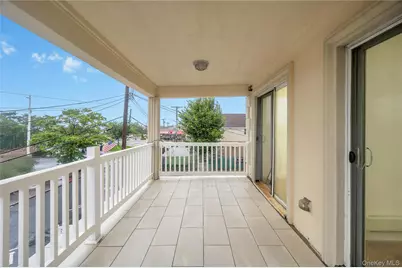 21 Van Brunt Road, New York, NY 11693 - Photo 17