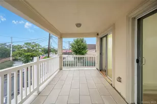 21 Van Brunt Rd, New York, NY 11693 - Photo 17