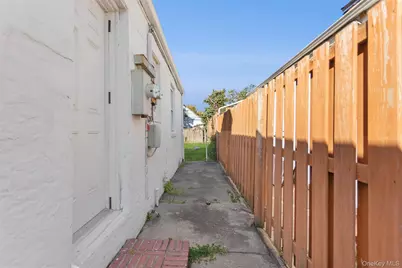 213 E Market Street, Long Beach, NY 11561 - Photo 17