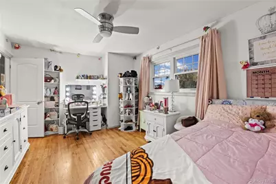 9 Riviera Parkway, Lindenhurst, NY 11757 - Photo 7