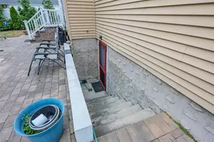 9 Riviera Pkwy, Lindenhurst, NY 11757 - Photo 15