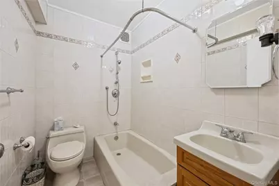 120 Morris Avenue #B5, Rockville Centre, NY 11570 - Photo 13