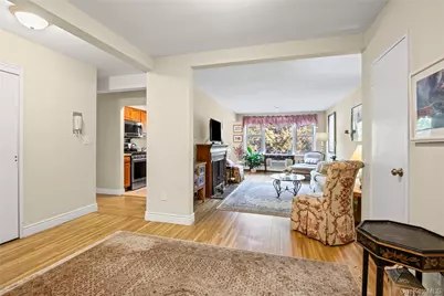 120 Morris Avenue #B5, Rockville Centre, NY 11570 - Photo 3