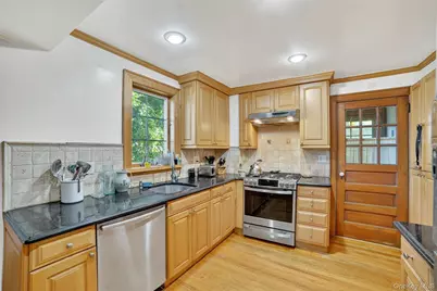 10 Edna Street, White Plains, NY 10606 - Photo 15