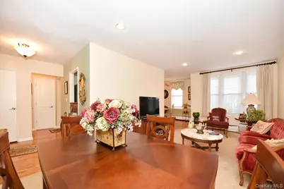 60 Hempstead Avenue #1H, Lynbrook, NY 11563 - Photo 9