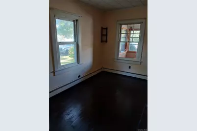 8 Woodburn Street, Patchogue, NY 11772 - Photo 11
