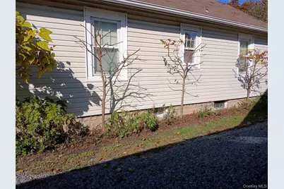 8 Woodburn Street, Patchogue, NY 11772 - Photo 3