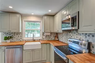 2 Elm Rd, Rocky Point, NY 11778 - Photo 5