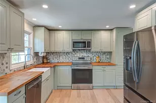 2 Elm Rd, Rocky Point, NY 11778 - Photo 9