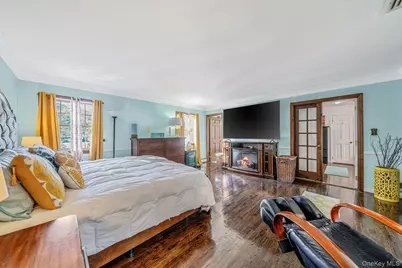 28 Winfield Davis Drive, Coram, NY 11727 - Photo 17