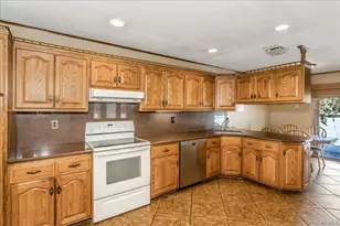 25 Estate Rd, Smithtown, NY 11787 - Photo 9