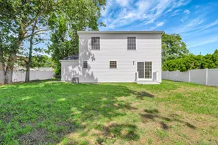 112 Chanel Dr E, Shirley, NY 11967 - Photo 31