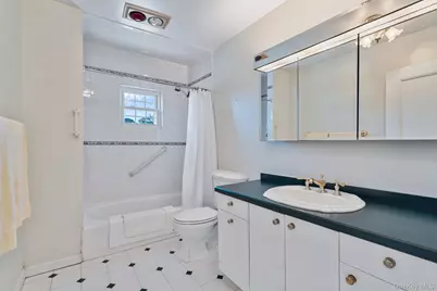 29 Summit Avenue, Lynbrook, NY 11563 - Photo 23