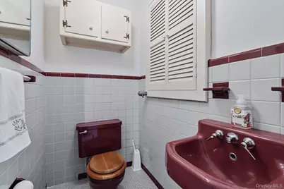 29 Summit Avenue, Lynbrook, NY 11563 - Photo 15