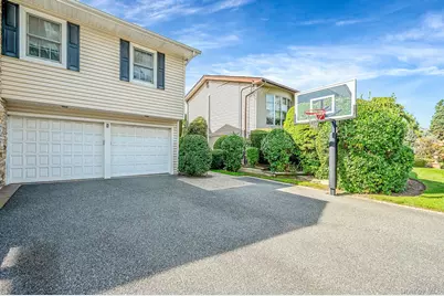 2994 Lonni Lane, Merrick, NY 11566 - Photo 3