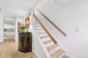 34 Pheasant Run, Roslyn, NY 11576 - Photo 9