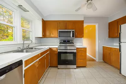 19 Timberline Drive, Poughkeepsie, NY 12603 - Photo 13