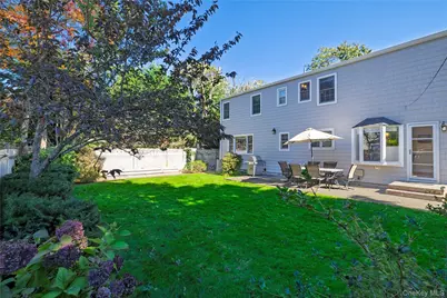 3 Cash Lane, Rockville Centre, NY 11570 - Photo 3