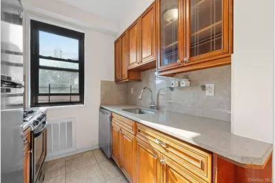 69-60 108th Street #719, Forest Hills, NY 11375 - Photo 11