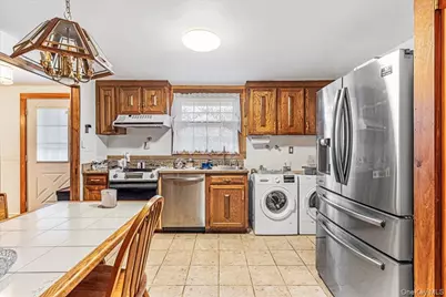 5 Torrey Pine Lane, Medford, NY 11763 - Photo 7