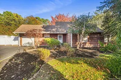 5 Torrey Pine Lane, Medford, NY 11763 - Photo 1