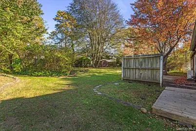 5 Torrey Pine Lane, Medford, NY 11763 - Photo 23