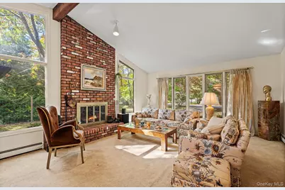 33 Sherwood Lane, East Hampton, NY 11937 - Photo 3