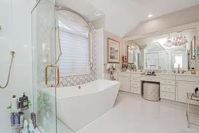 35 Savona Court, New York, NY 10309 - Photo 29