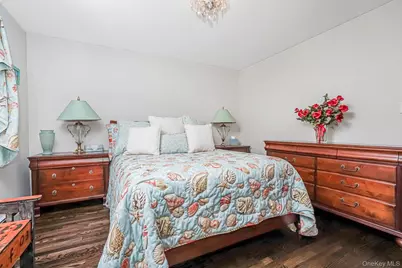 35 Savona Court, New York, NY 10309 - Photo 31