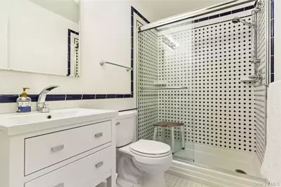 19 Huntwood Place, Mount Vernon, NY 10552 - Photo 17